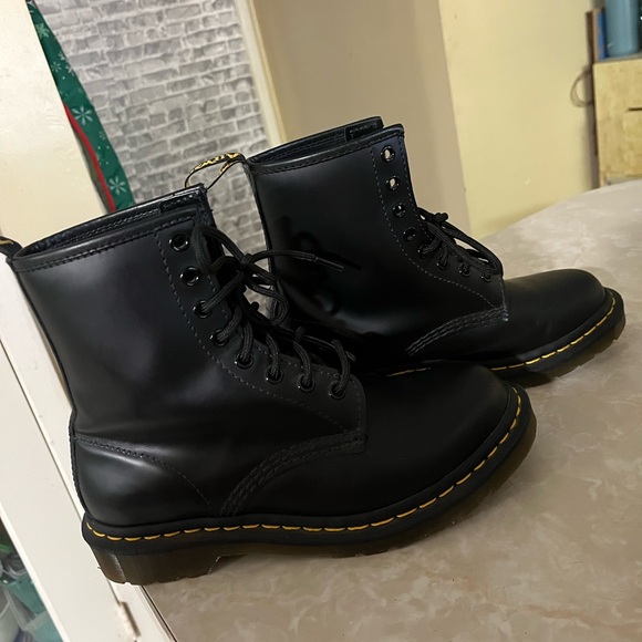 DRMARTENS 1460 WOMEN'S SMOOTH LEATHER LACE UP BOOTS - Picture 11 of 16